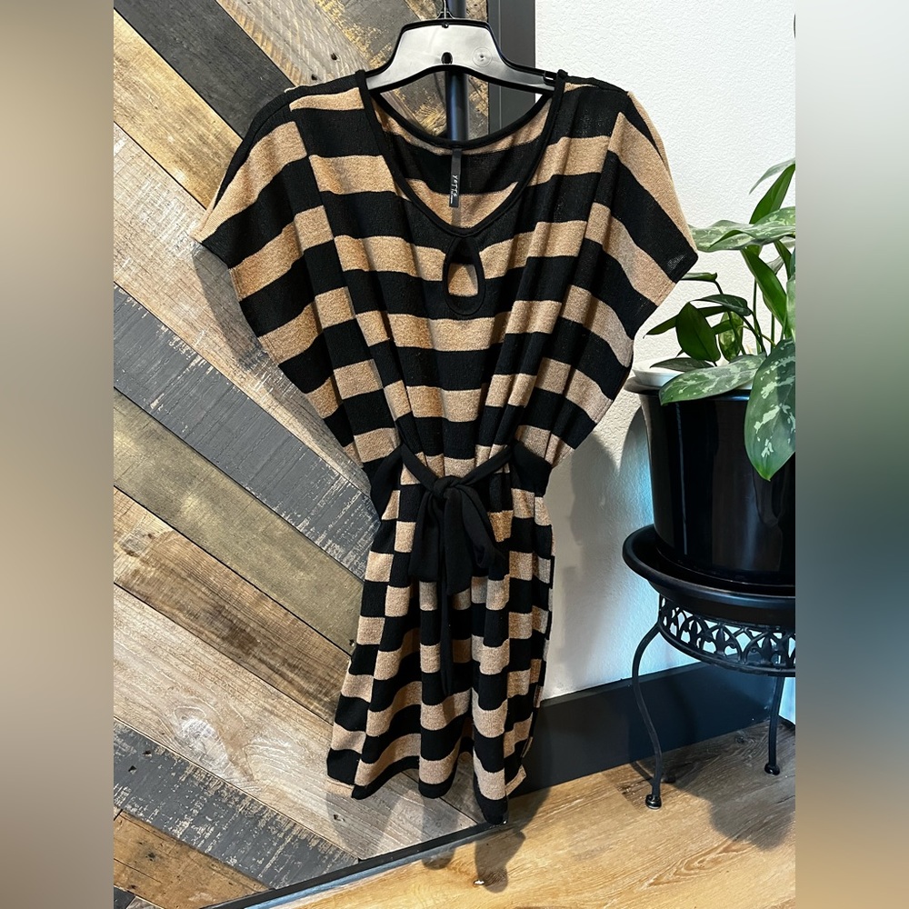 Flattering belted tunic.